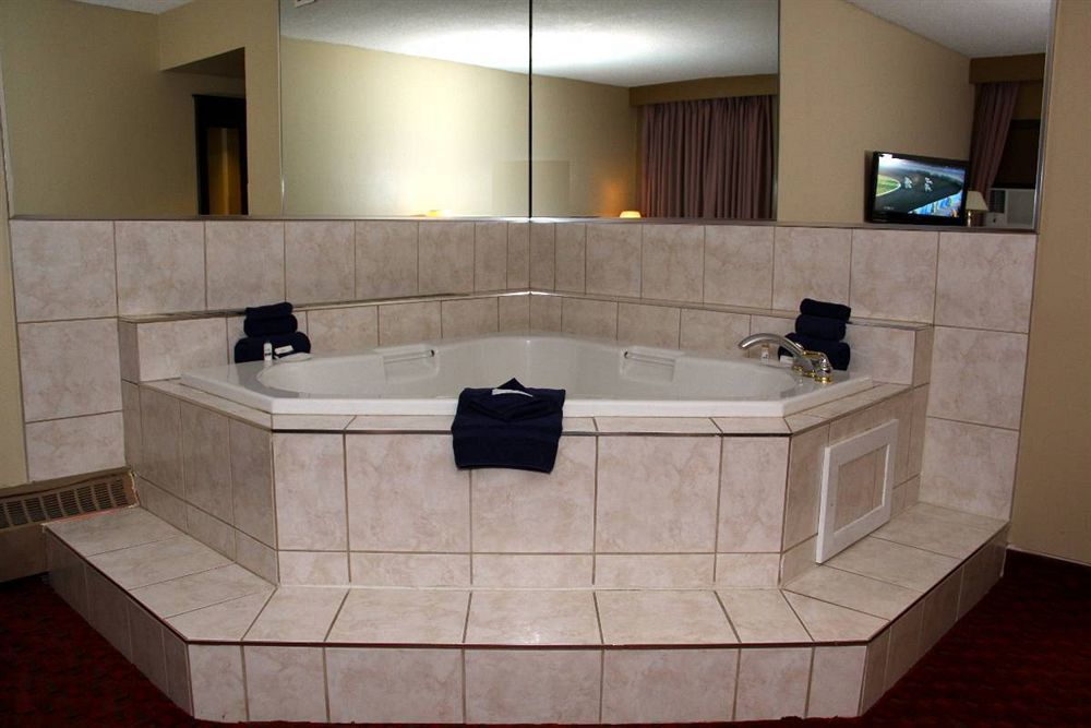 Argyll Plaza Hotel เอดมันตัน ภายนอก รูปภาพ