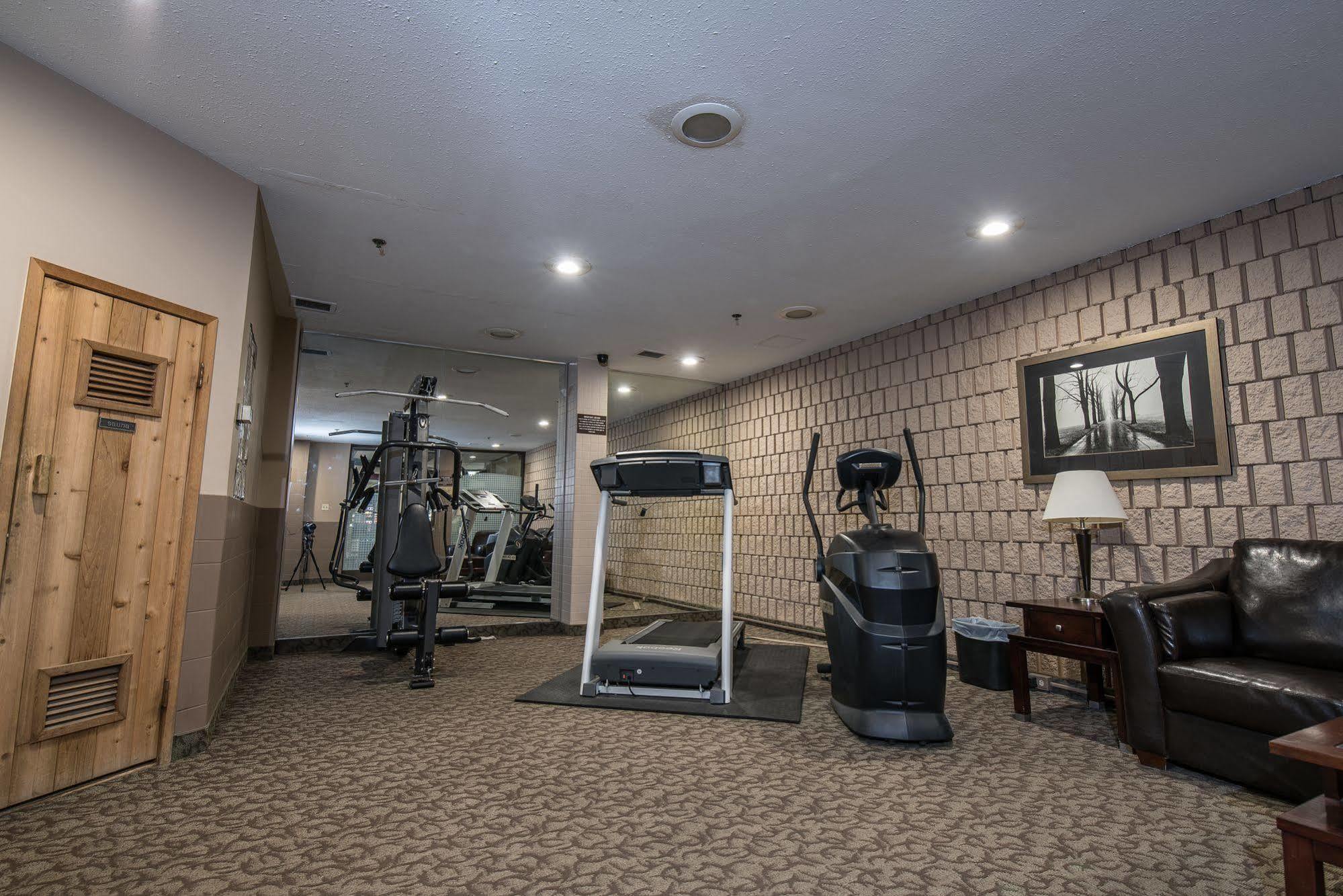 Argyll Plaza Hotel เอดมันตัน ภายนอก รูปภาพ