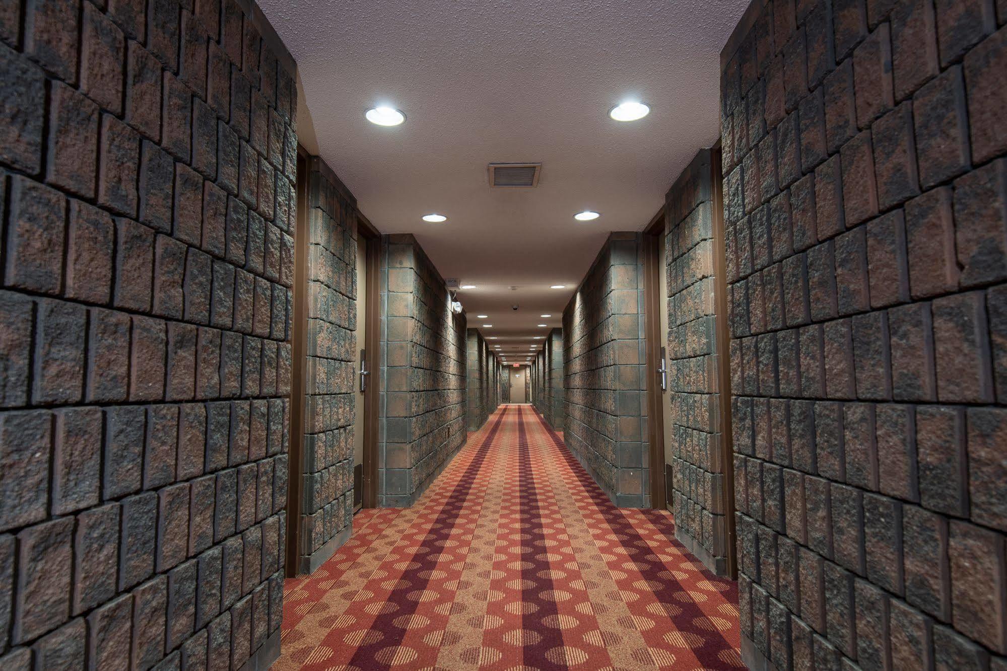 Argyll Plaza Hotel เอดมันตัน ภายนอก รูปภาพ